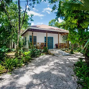 El Encanto Aparthotel